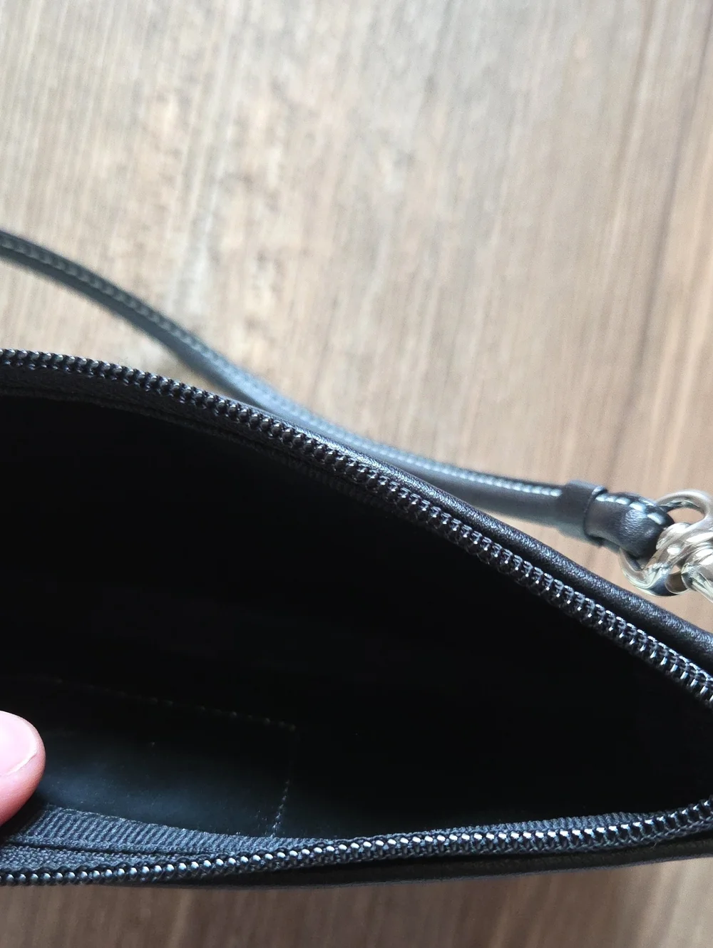 Coach wristlet black